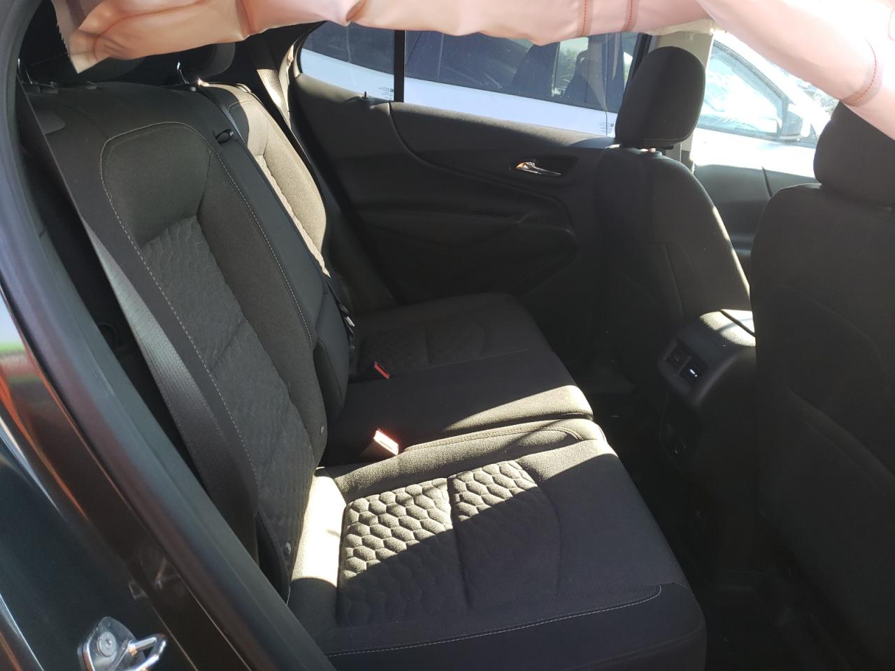 Photo 6 from auction – 2018 CHEVROLET EQUINOX LT with VIN 2GNAXSEVXJ6234808