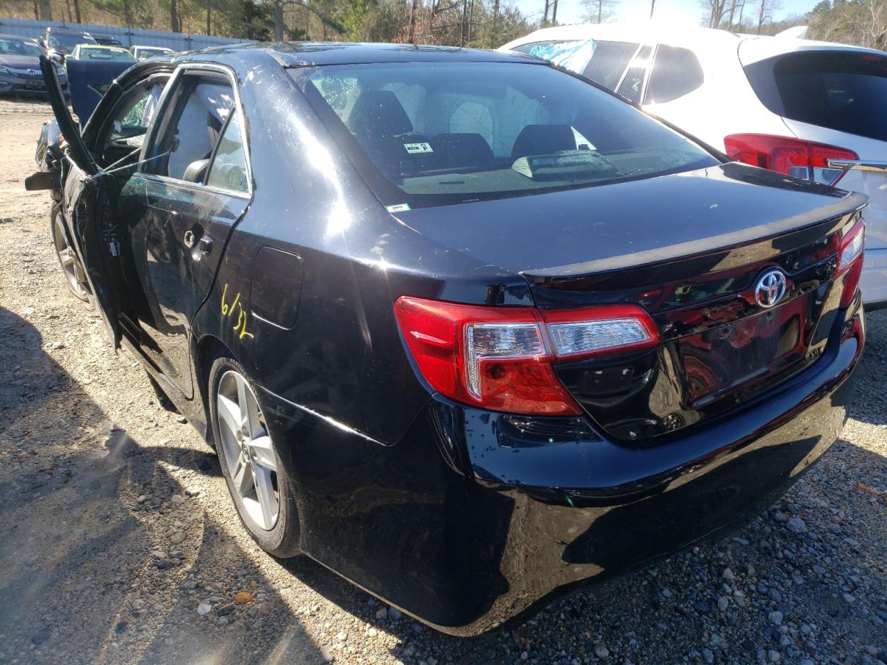 Photo 3 from auction – 2013 TOYOTA CAMRY L with VIN 4T1BF1FK0DU670681
