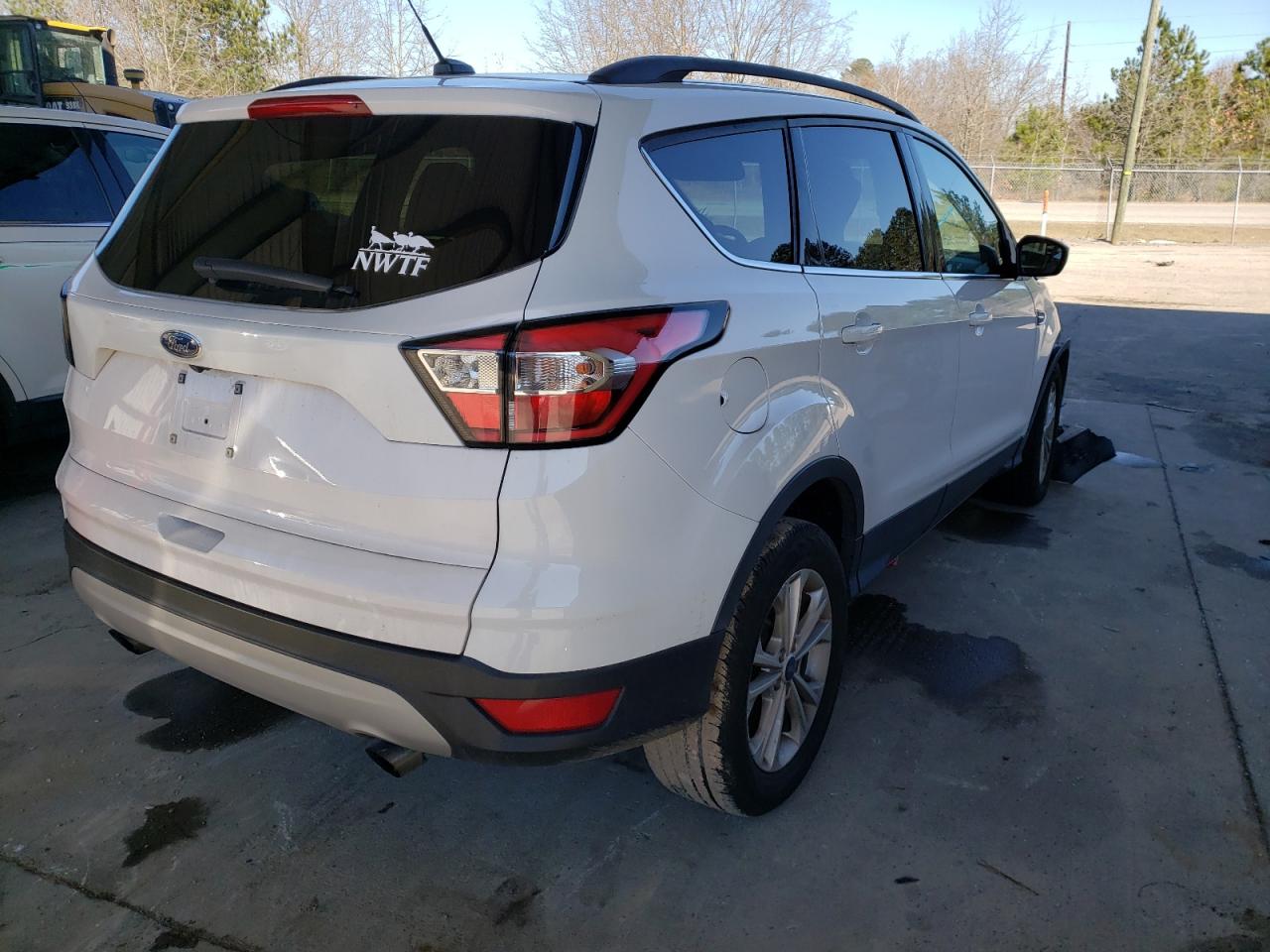 Photo 4 from auction – 2018 FORD ESCAPE SE with VIN 1FMCU0GD3JUB46196