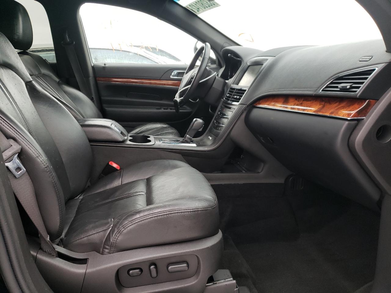 Photo 5 from auction – 2014 LINCOLN MKT with VIN 2LMGJ5M97EBL50006