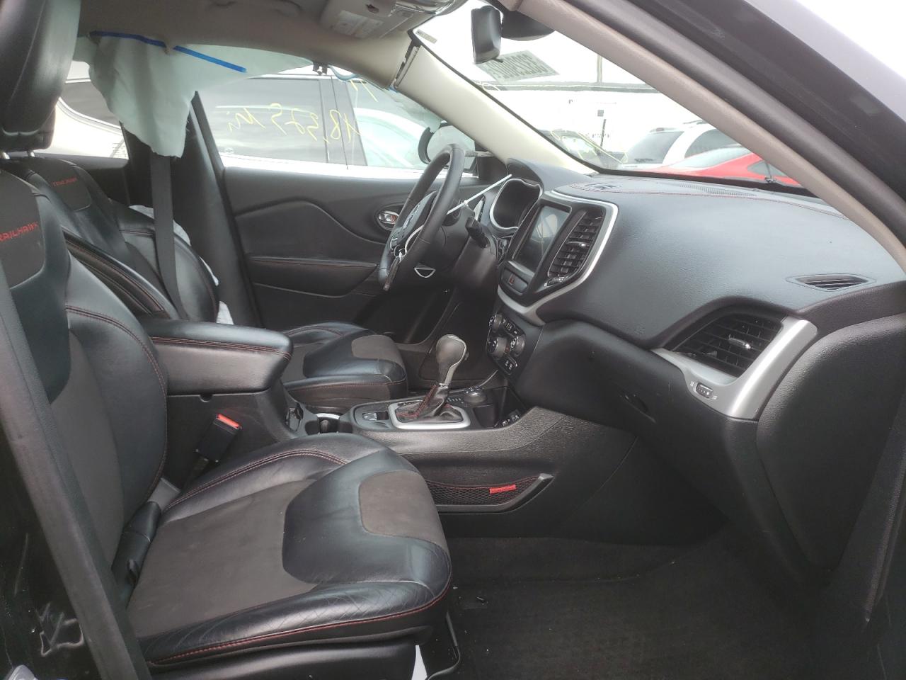 Photo 5 from auction – 2015 JEEP CHEROKEE T with VIN 1C4PJMBS6FW717431