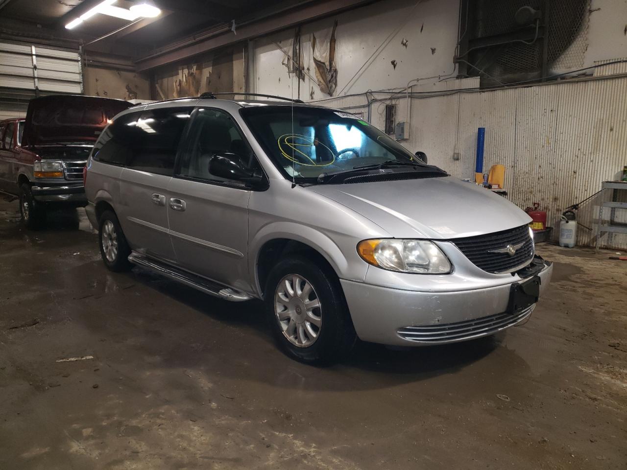 Photo 1 from auction – 2003 CHRYSLER TOWN & COU with VIN 2C4GP74L43R259432