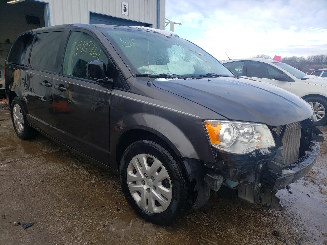 DODGE GRAND CARA 2018 with VIN 2C4RDGBG7JR161838 - Photo from auction