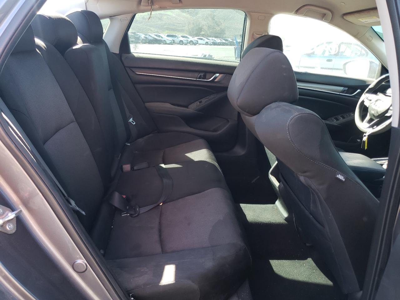Photo 6 from auction – 2018 HONDA ACCORD LX with VIN 1HGCV1F19JA228564