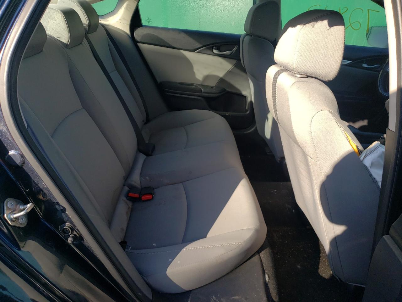 Photo 6 from auction – 2017 HONDA CIVIC LX with VIN 19XFC2F59HE027961