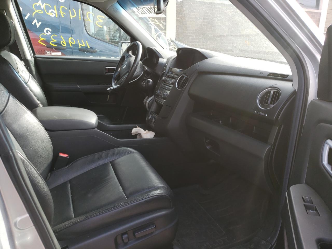Photo 5 from auction – 2012 HONDA PILOT TOUR with VIN 5FNYF4H92CB016251