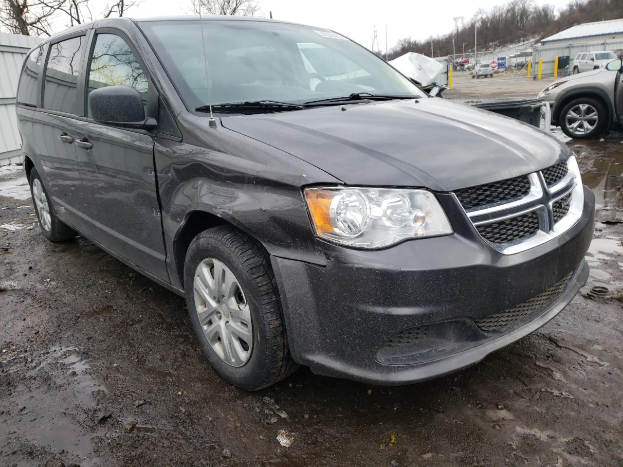 DODGE GRAND CARA 2018 with VIN 2C4RDGBG1JR160281 - Photo from auction