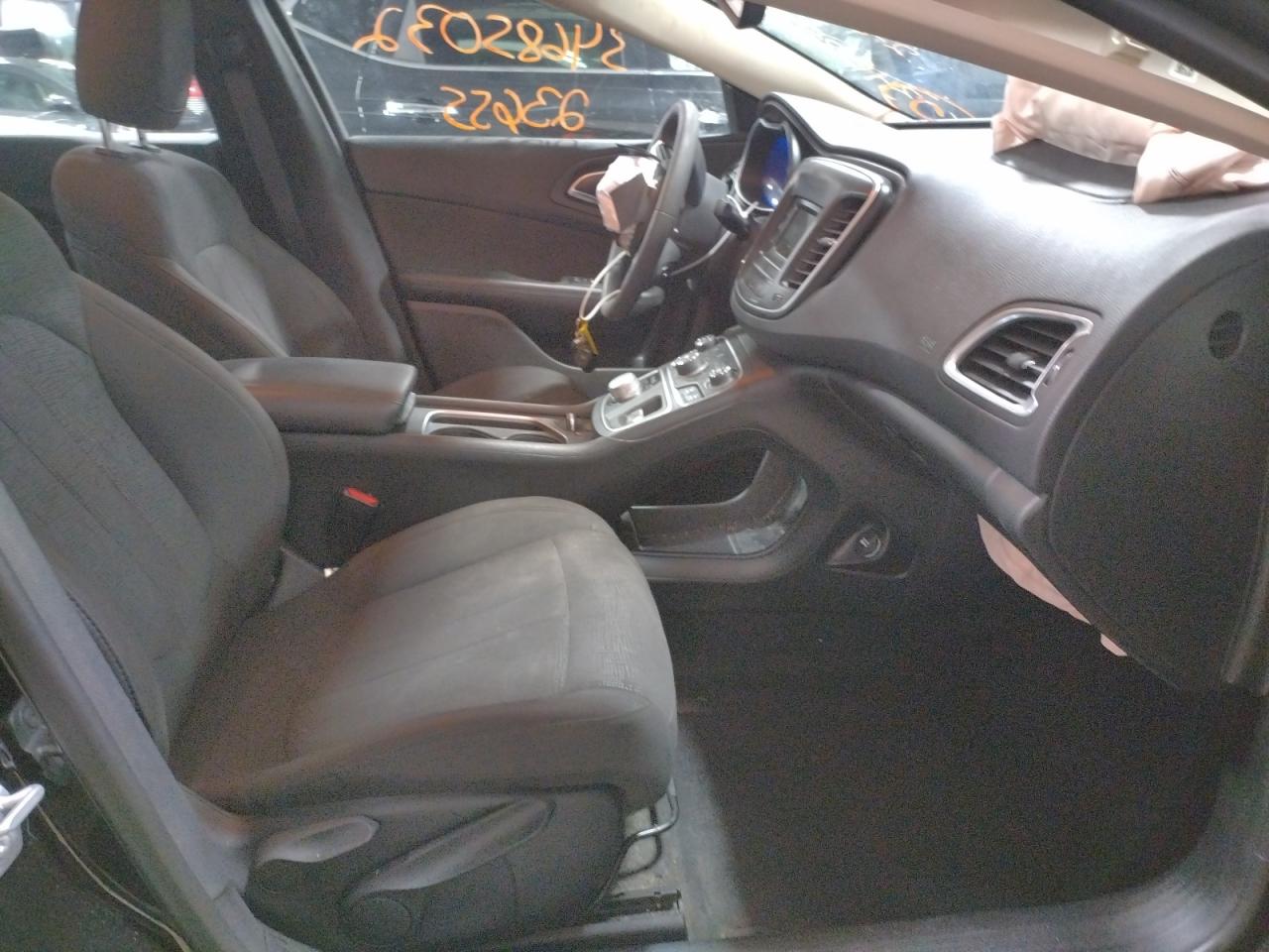 Photo 5 from auction – 2016 CHRYSLER 200 LIMITE with VIN 1C3CCCAB8GN152227