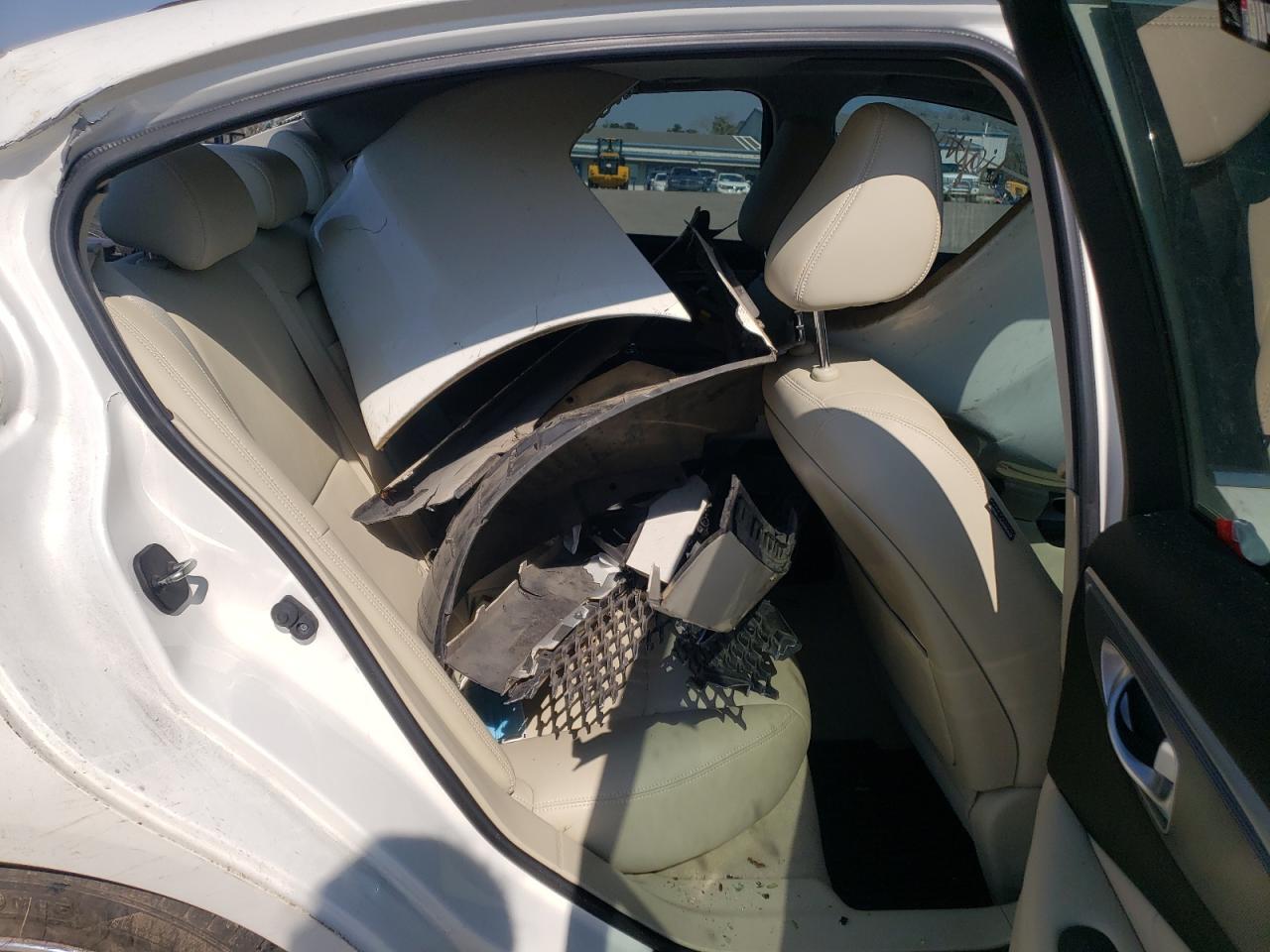 Photo 6 from auction – 2015 INFINITI Q50 BASE with VIN JN1BV7AP0FM353552