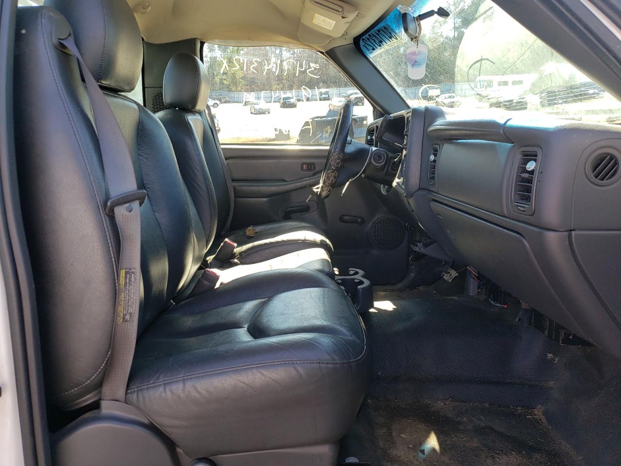 Photo 5 from auction – 2003 GMC SIERRA C25 with VIN 1GTHC24123E220191