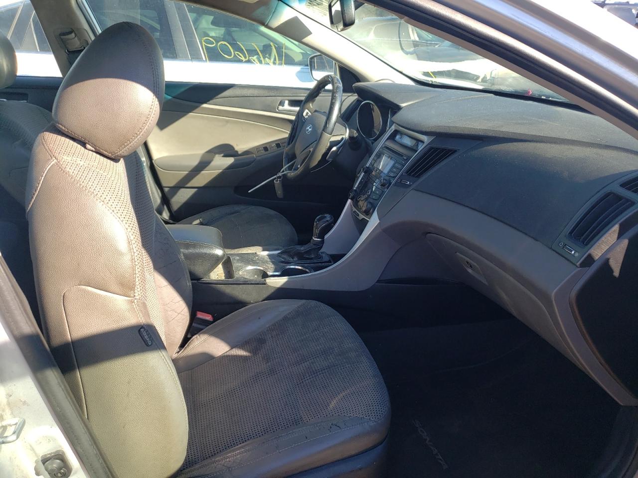 Photo 5 from auction – 2012 HYUNDAI SONATA SE with VIN 5NPEC4AC1CH481218