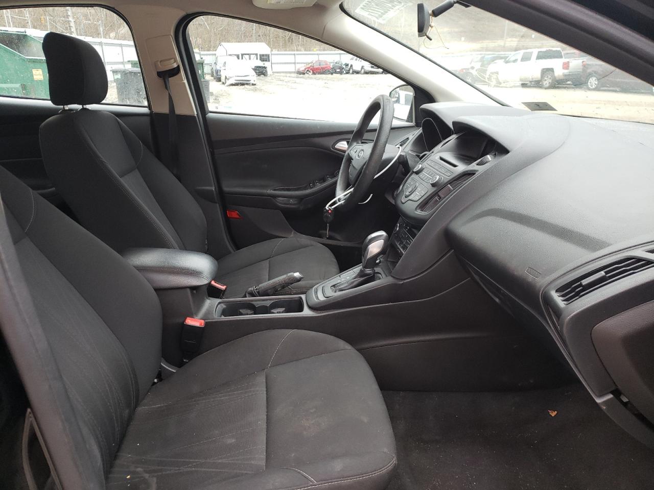 Photo 5 from auction – 2016 FORD FOCUS SE with VIN 1FADP3FE6GL387220