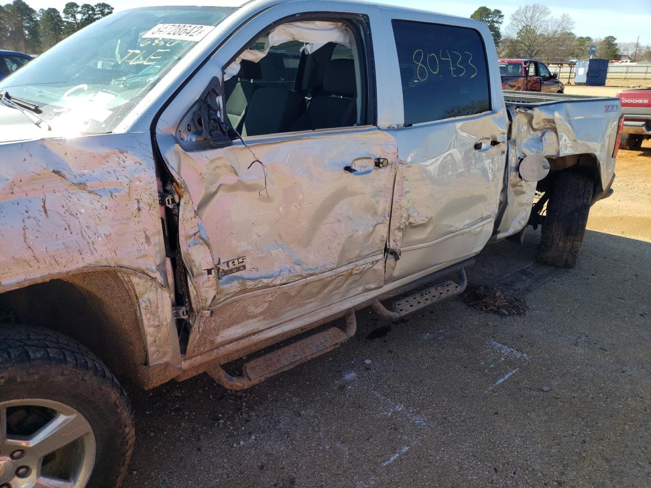 Photo 9 from auction – 2017 CHEVROLET SILVERADO with VIN 3GCUKREC5HG146856