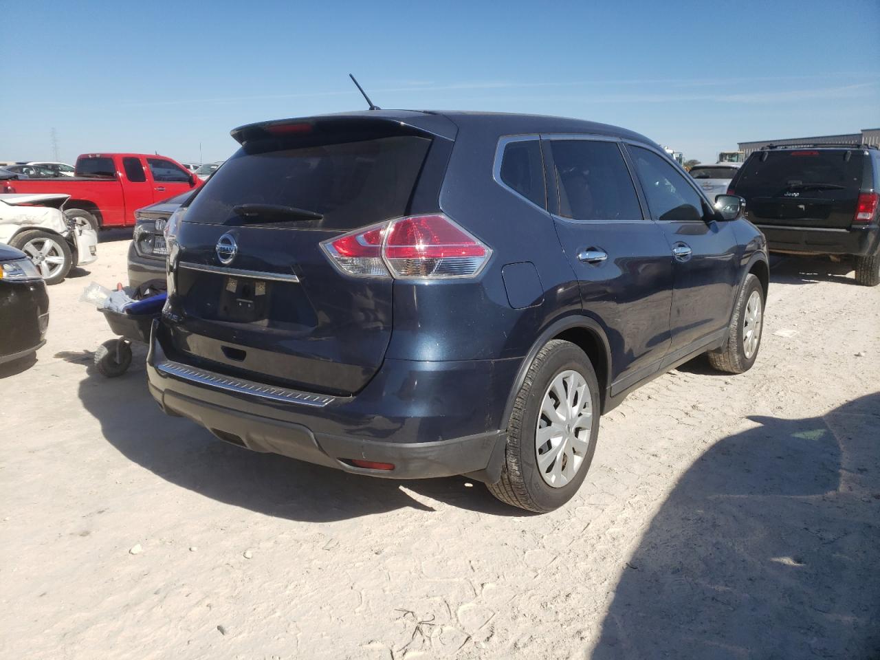 Photo 4 from auction – 2015 NISSAN ROGUE S with VIN 5N1AT2MT2FC769324