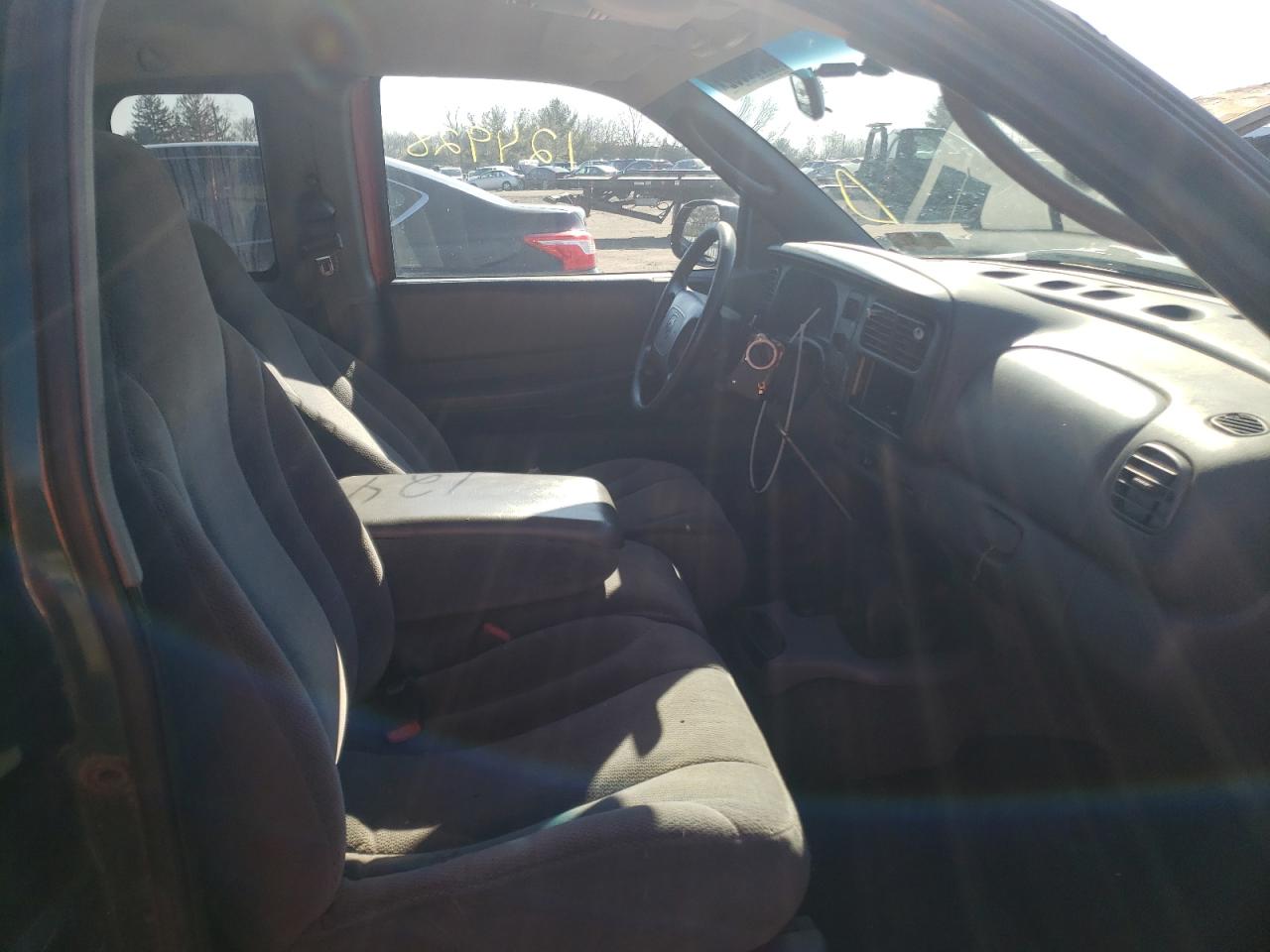 Photo 5 from auction – 2000 DODGE DAKOTA with VIN 1B7GL22X0YS742426