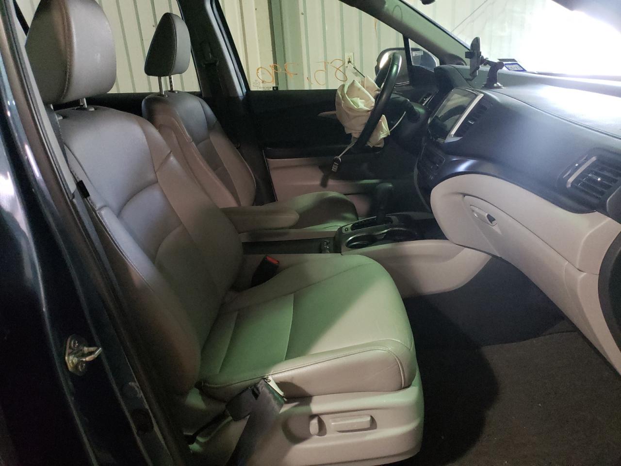 Photo 5 from auction – 2016 HONDA PILOT EXL with VIN 5FNYF5H53GB059733