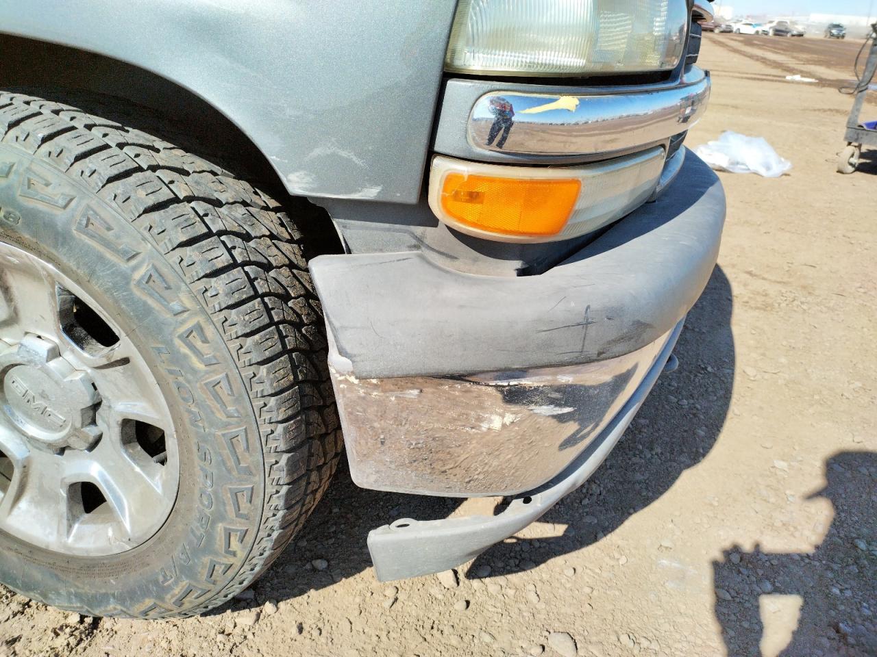 Photo 10 from auction – 2002 CHEVROLET SILVERADO with VIN 2GCEC19T221354254