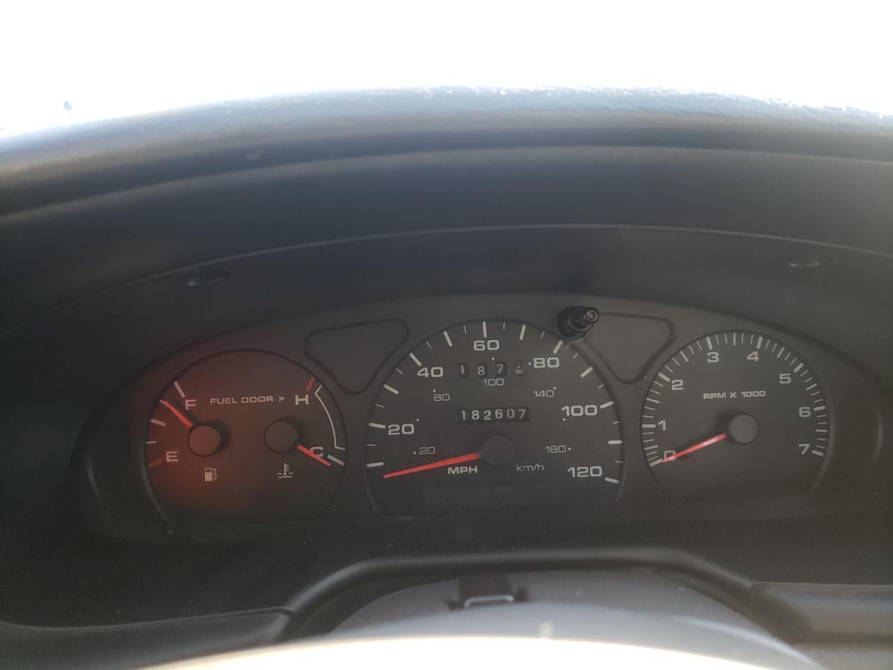 Photo 8 from auction – 2001 MERCURY SABLE LS with VIN 1MEFM53U61A611168