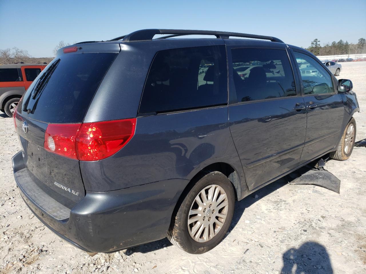 Photo 4 from auction – 2009 TOYOTA SIENNA XLE with VIN 5TDZK22C19S278498