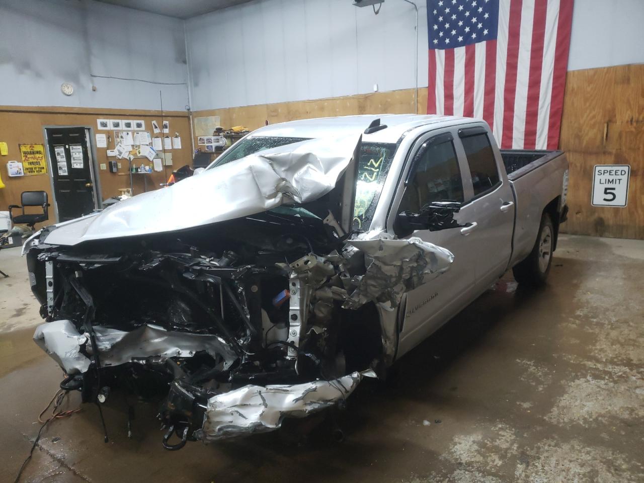 Photo 2 from auction – 2017 CHEVROLET SILVERADO with VIN 1GCVKREC5HZ138289