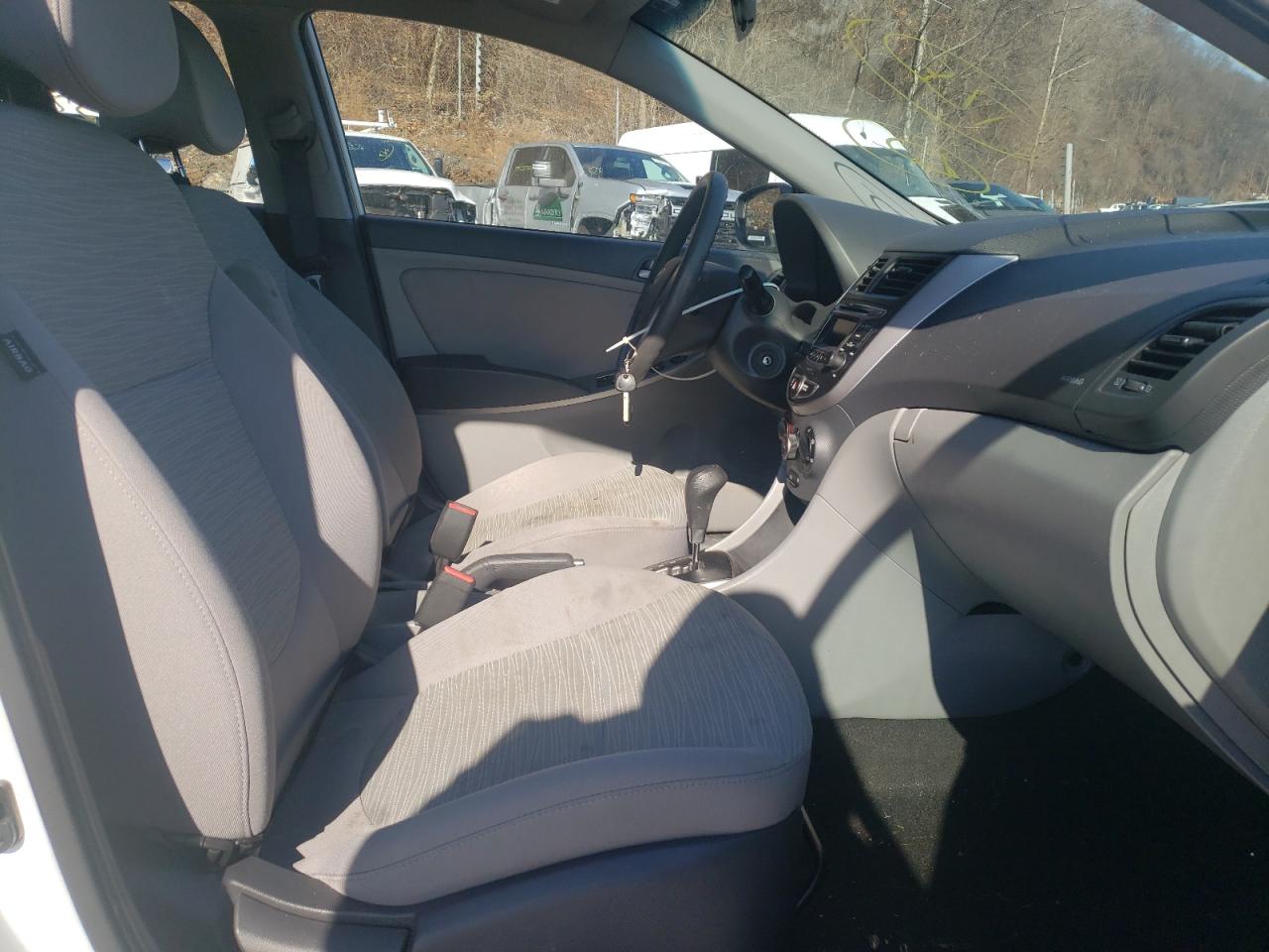 Photo 5 from auction – 2016 HYUNDAI ACCENT SE with VIN KMHCT4AE4GU137625