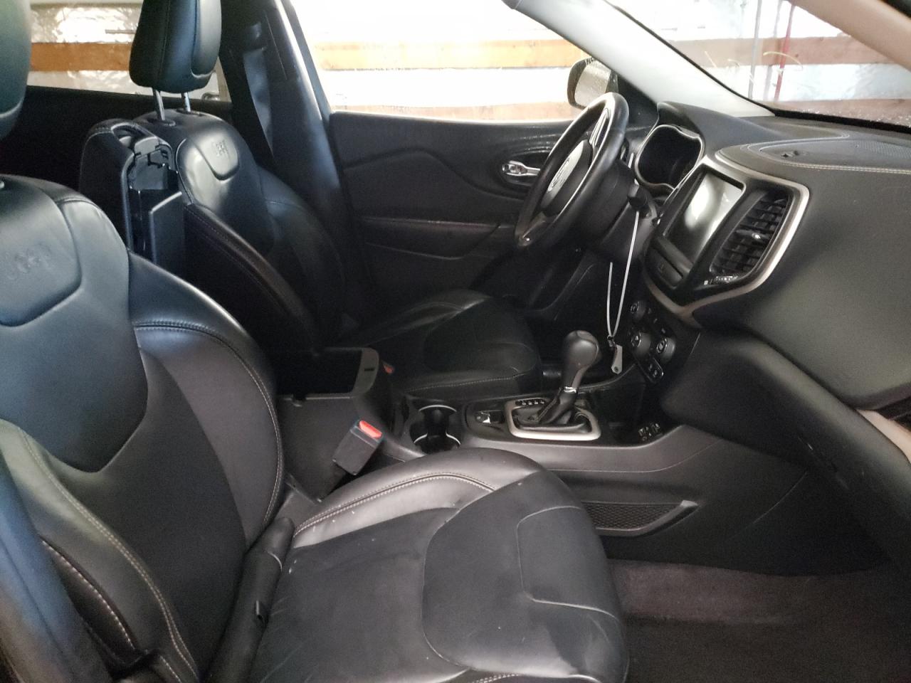Photo 5 from auction – 2016 JEEP CHEROKEE L with VIN 1C4PJLDB9GW324578