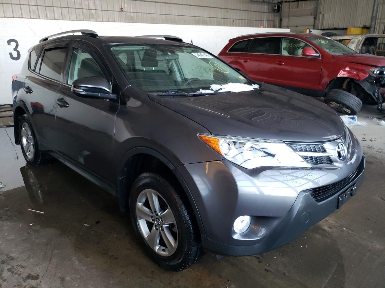 TOYOTA RAV4 XLE 2015 with VIN 2T3RFREV4FW352162 - Photo from auction