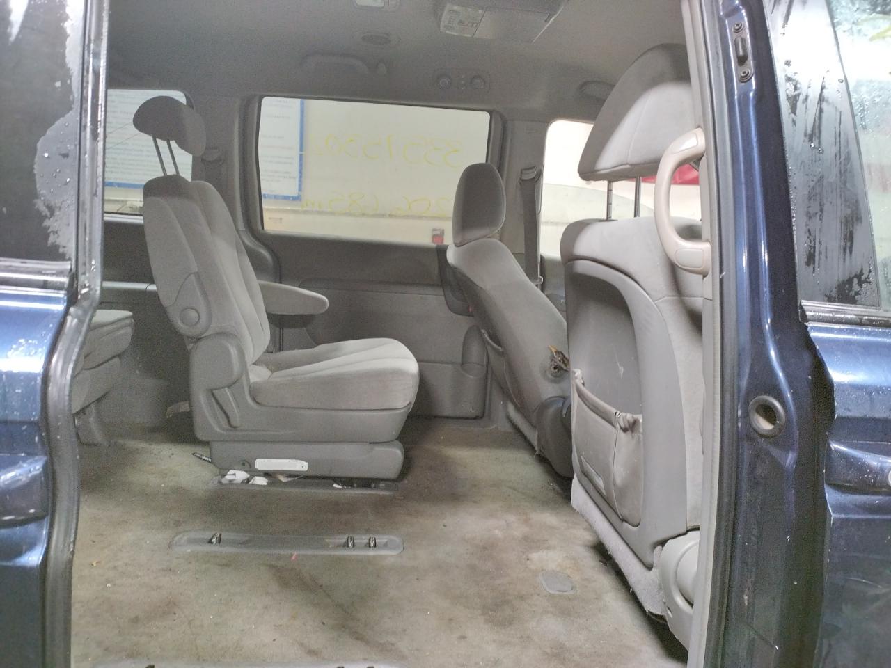 Photo 6 from auction – 2006 KIA SEDONA EX with VIN KNDMB233766060604