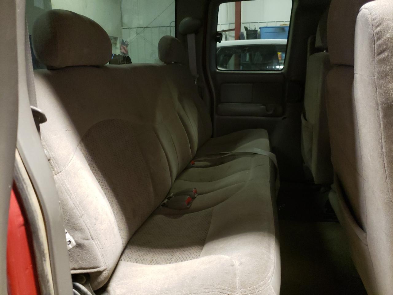 Photo 6 from auction – 2000 CHEVROLET SILVERADO with VIN 1GCEK19T7YE358780