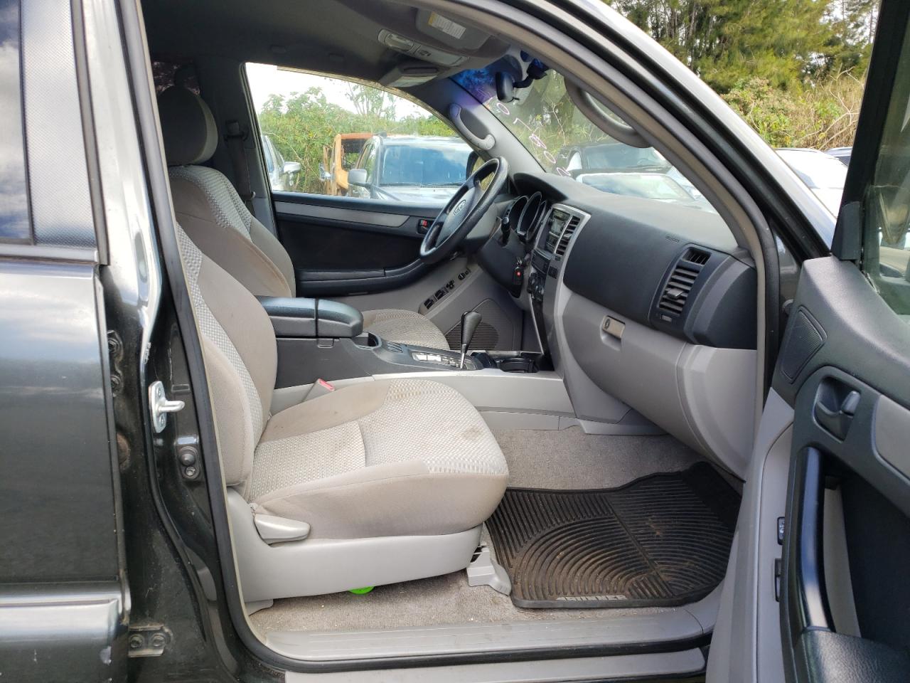 Photo 5 from auction – 2006 TOYOTA 4RUNNER with VIN JTEZU14RX60083533