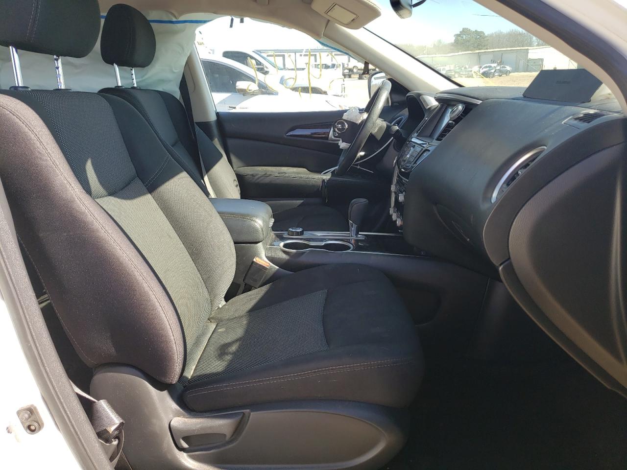 Photo 5 from auction – 2019 NISSAN PATHFINDER with VIN 5N1DR2MM1KC639596