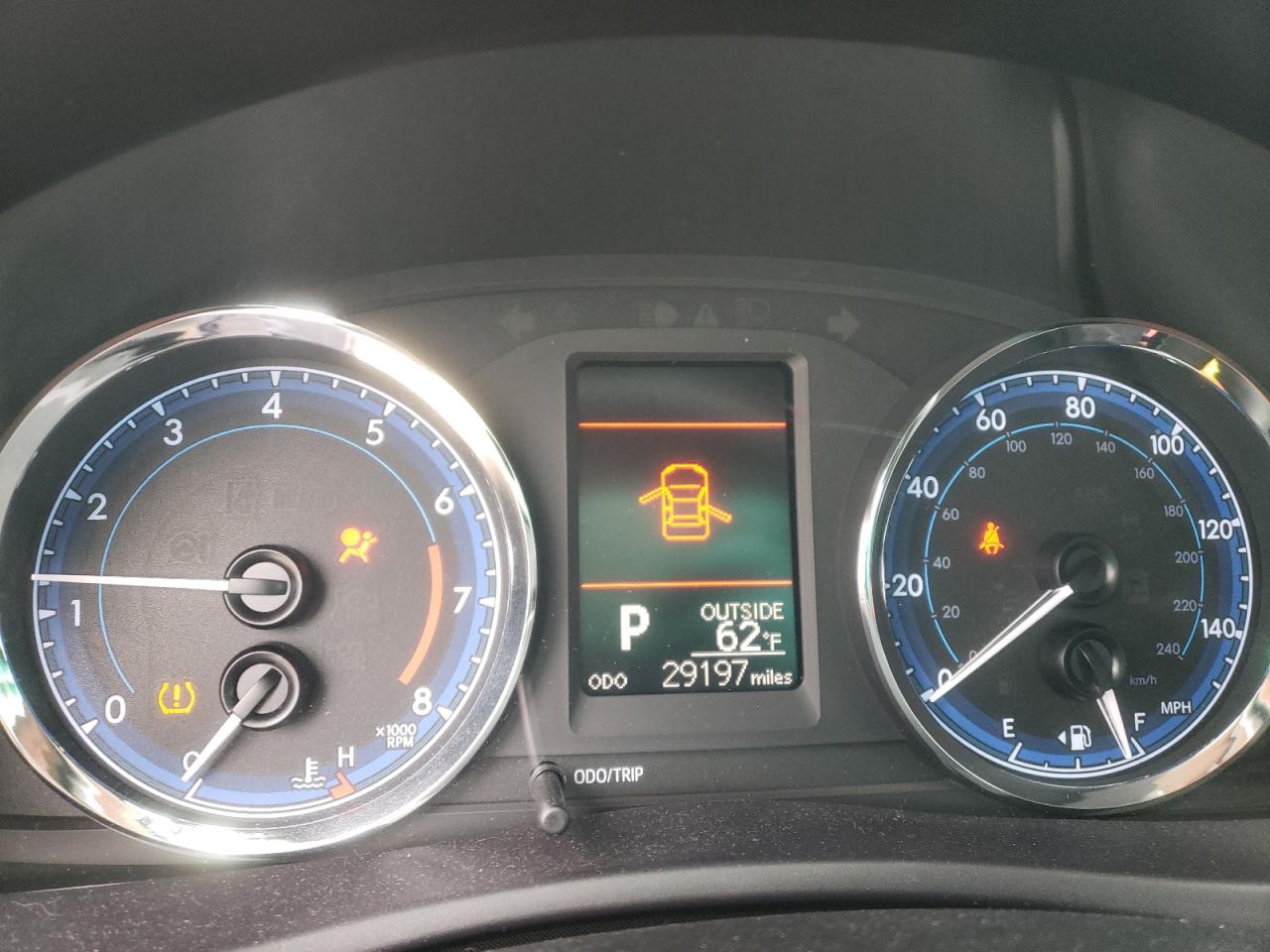 Photo 8 from auction – 2018 TOYOTA COROLLA L with VIN 5YFBURHE9JP778208