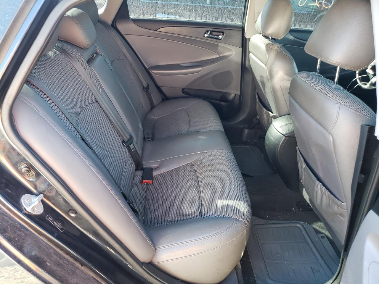 Photo 6 from auction – 2012 HYUNDAI SONATA SE with VIN 5NPEC4AB0CH389721
