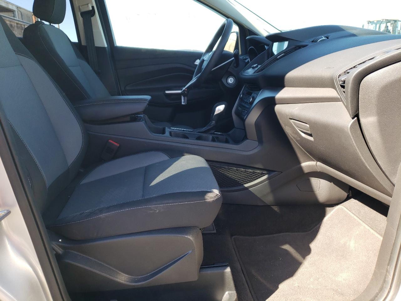 Photo 5 from auction – 2018 FORD ESCAPE SE with VIN 1FMCU0GD2JUA80076