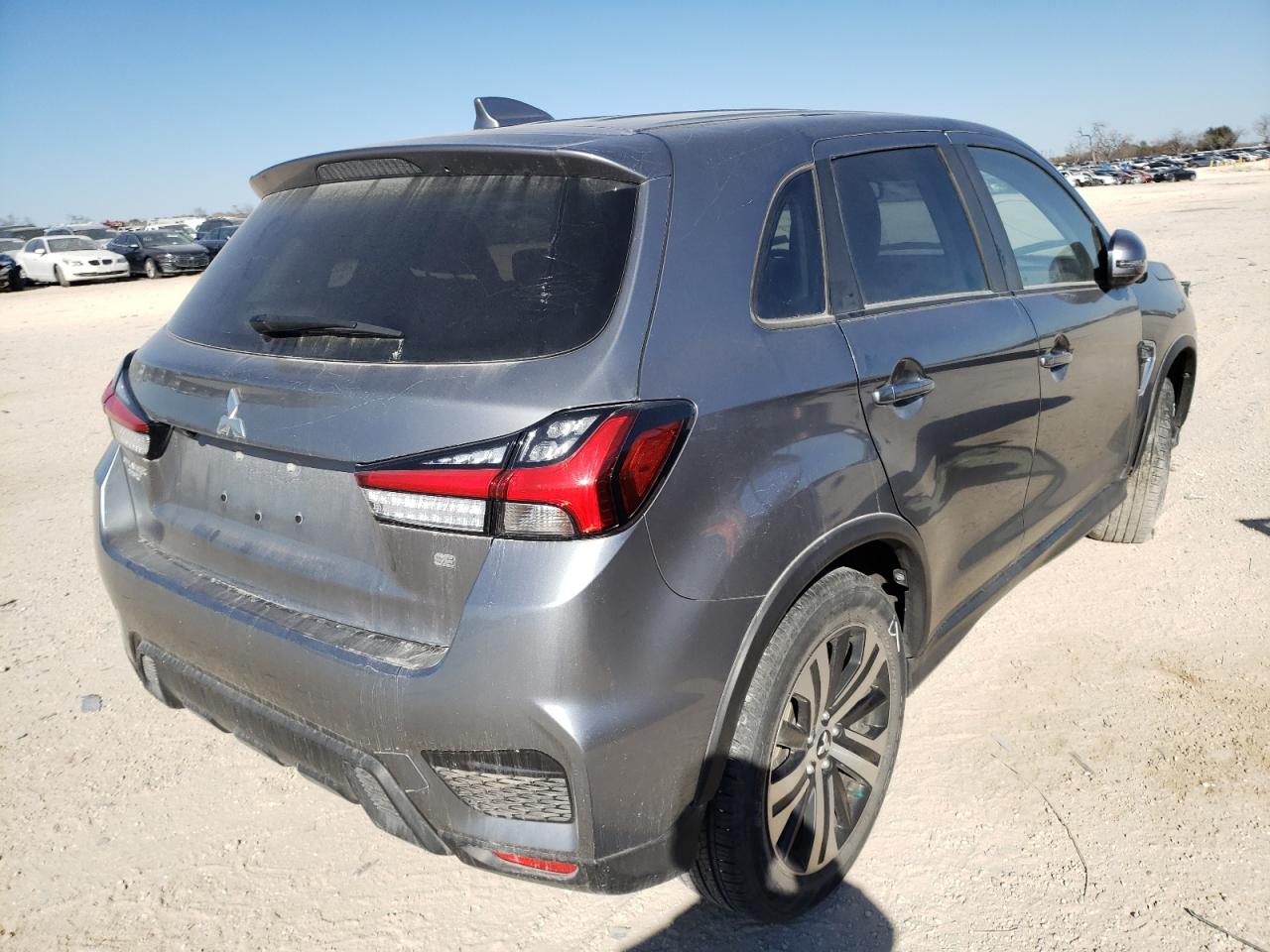 Фото 4 с аукциона – 2020 MITSUBISHI OUTLANDER с VIN JA4AP4AU4LU024334