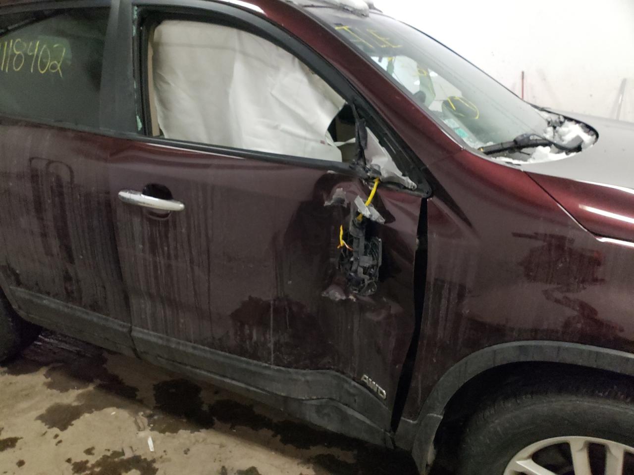 Photo 9 from auction – 2015 KIA SORENTO LX with VIN 5XYKTDA64FG642881