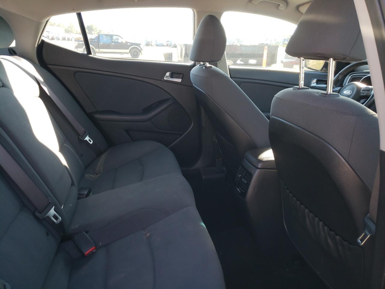 Photo 6 from auction – 2015 KIA OPTIMA HYB with VIN KNAGM4AD0F5090819