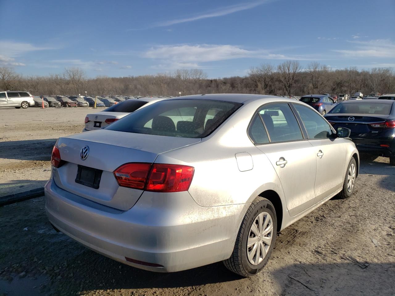Photo 4 from auction – 2011 VOLKSWAGEN JETTA BASE with VIN 3VW2K7AJXBM305828