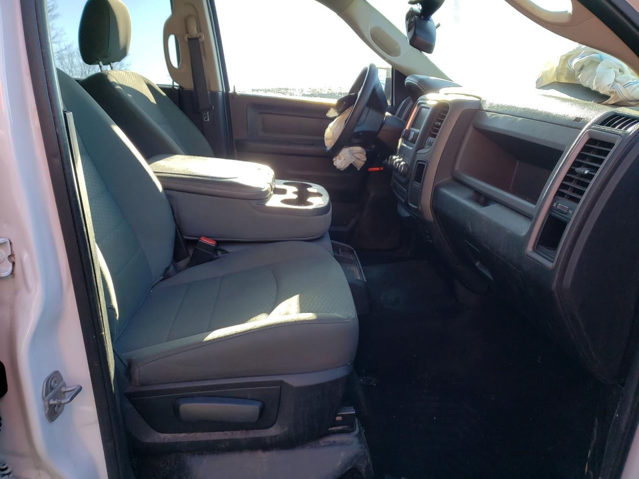 Photo 5 from auction – 2016 RAM 1500 ST with VIN 1C6RR7KG2GS391903