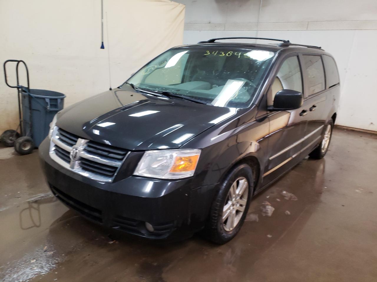 Photo 2 from auction – 2010 DODGE GRAND CARA with VIN 2D4RN6DX4AR419272
