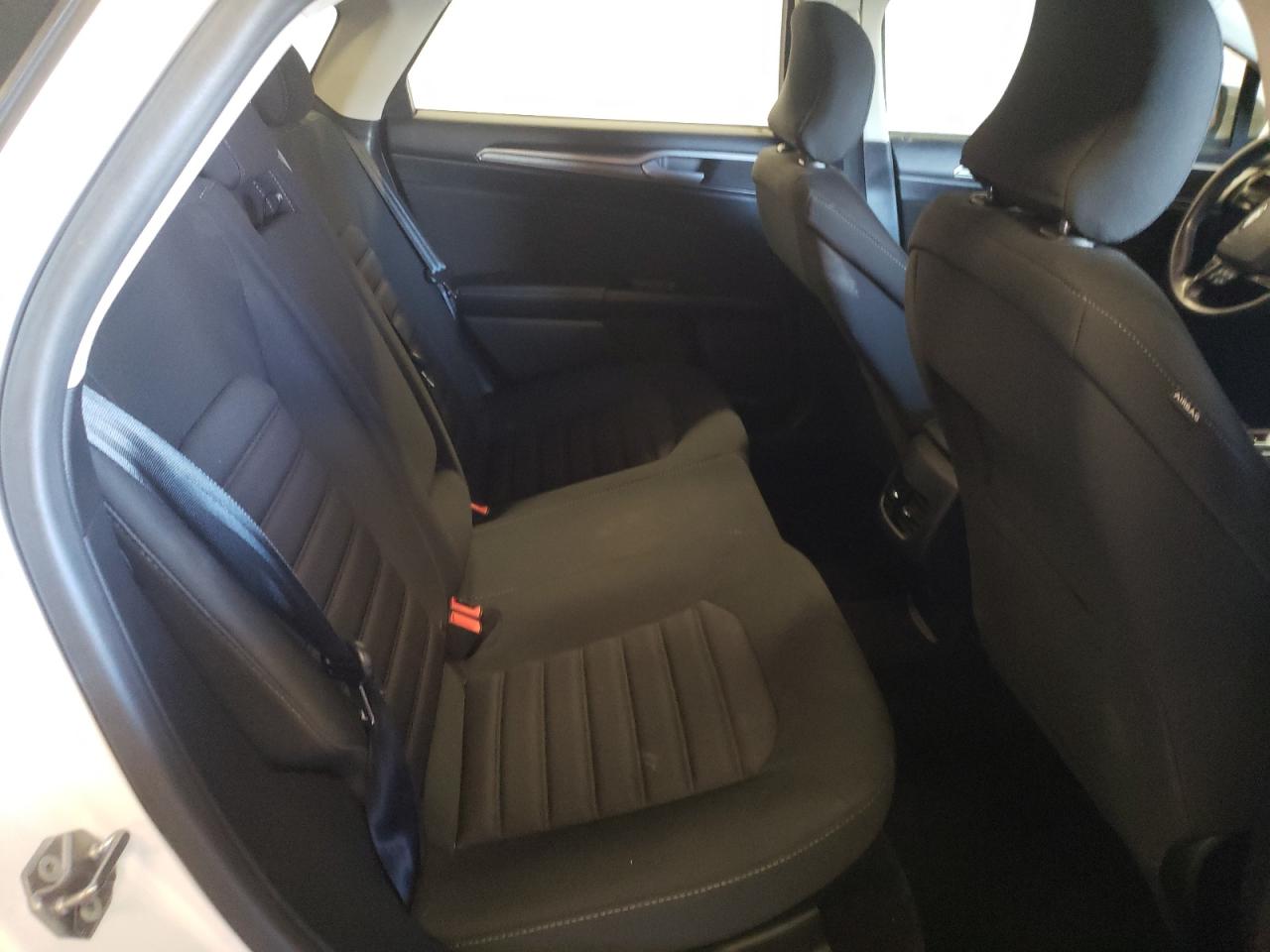 Photo 6 from auction – 2017 FORD FUSION SE with VIN 3FA6P0H73HR355768