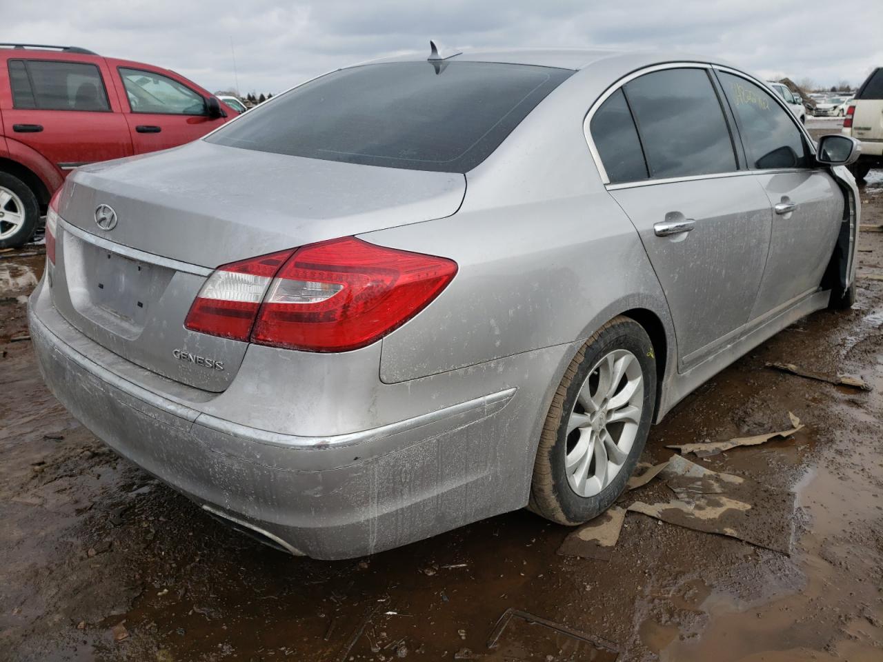 Photo 4 from auction – 2013 HYUNDAI GENESIS 3. with VIN KMHGC4DD7DU237394