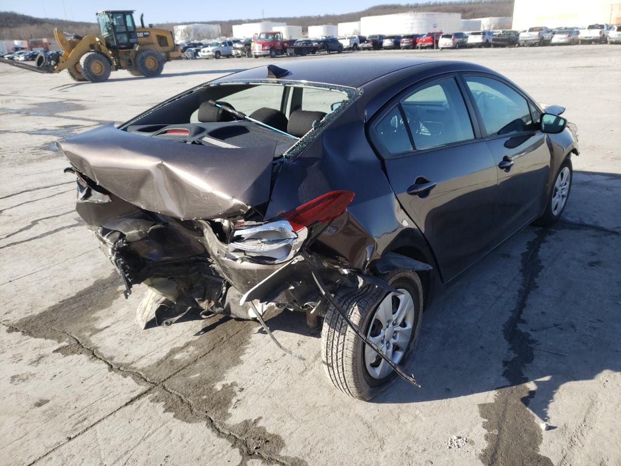 Photo 4 from auction – 2017 KIA FORTE LX with VIN 3KPFK4A74HE148260