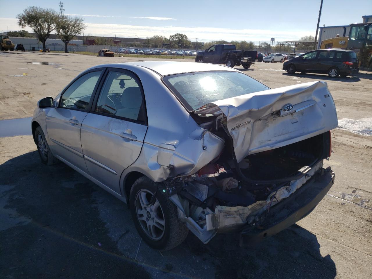 Photo 3 from auction – 2005 KIA SPECTRA LX with VIN KNAFE121355090971