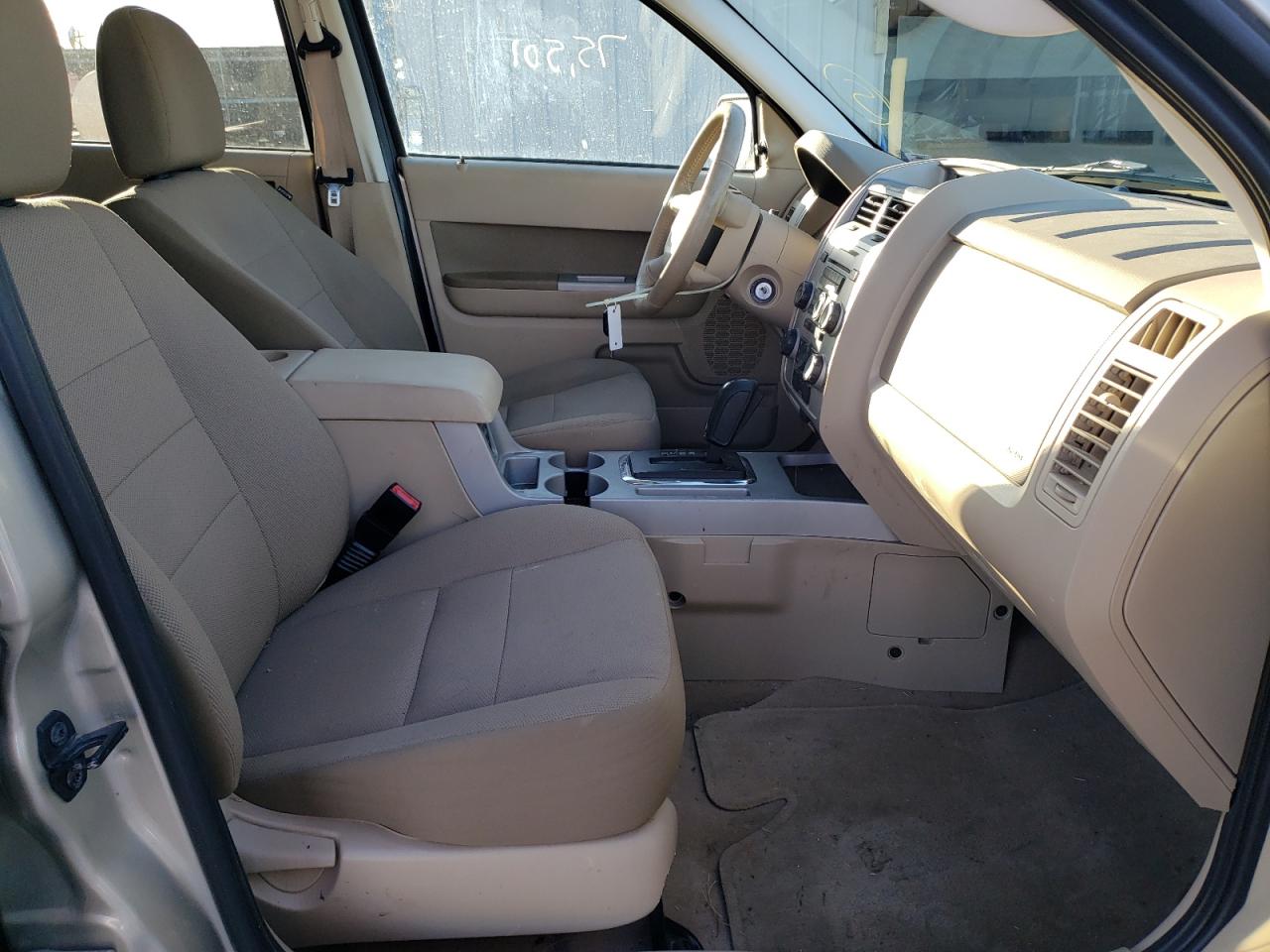 Photo 5 from auction – 2010 FORD ESCAPE XLT with VIN 1FMCU9DG0AKA61590