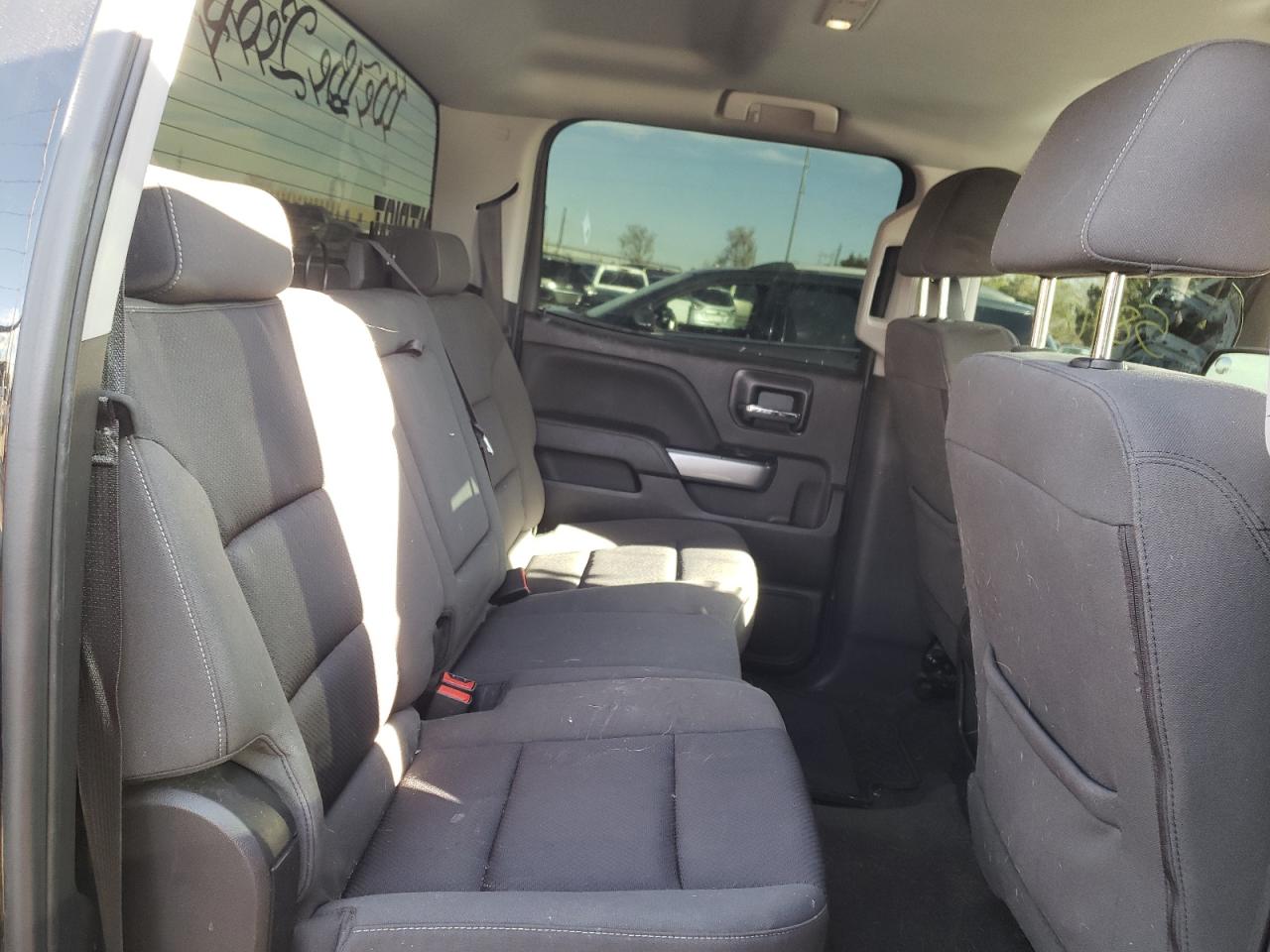 Photo 6 from auction – 2018 CHEVROLET SILVERADO with VIN 3GCUKREC7JG465620