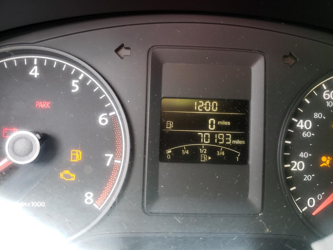 Photo 8 from auction – 2014 VOLKSWAGEN JETTA BASE with VIN 3VW1K7AJ9EM330770