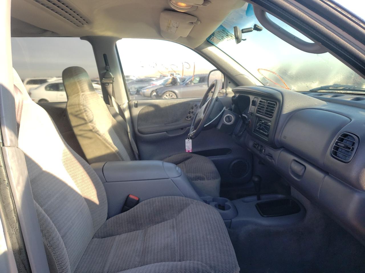 Photo 5 from auction – 2000 DODGE DURANGO with VIN 1B4HS28Z8YF202893