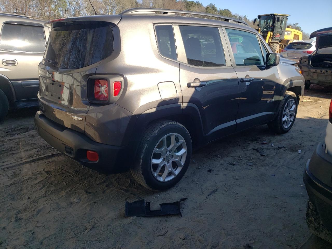 Photo 4 from auction – 2017 JEEP RENEGADE L with VIN ZACCJABB0HPG37619