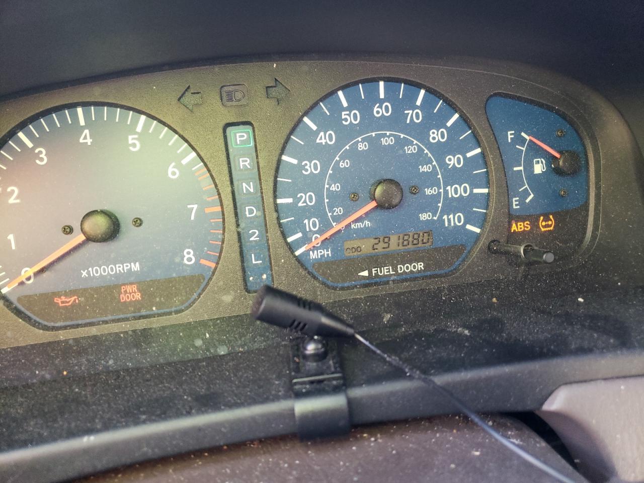 Photo 8 from auction – 2002 TOYOTA SIENNA LE with VIN 4T3ZF13C42U504504